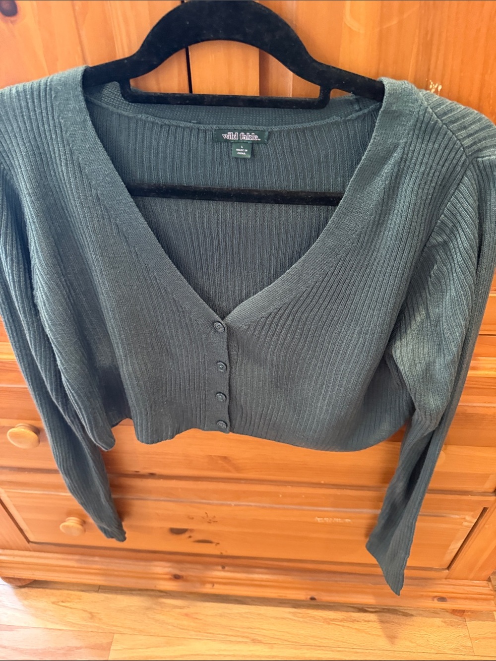 wild fable Cropped Ribbed V-Neck Cardigan in Forest Green